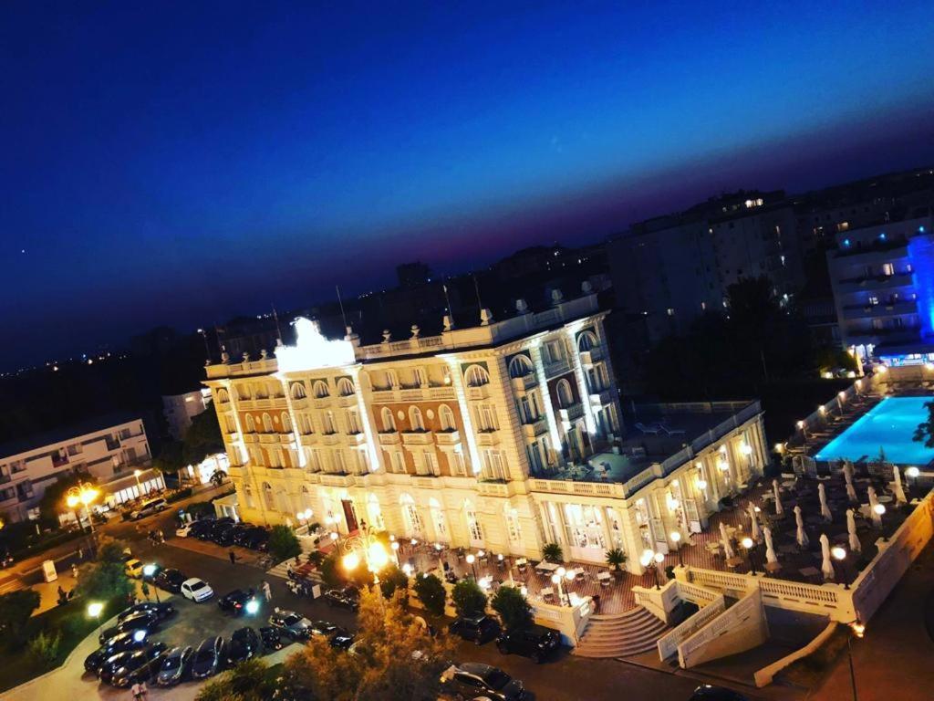 Grand Hotel Cesena Bagian luar foto