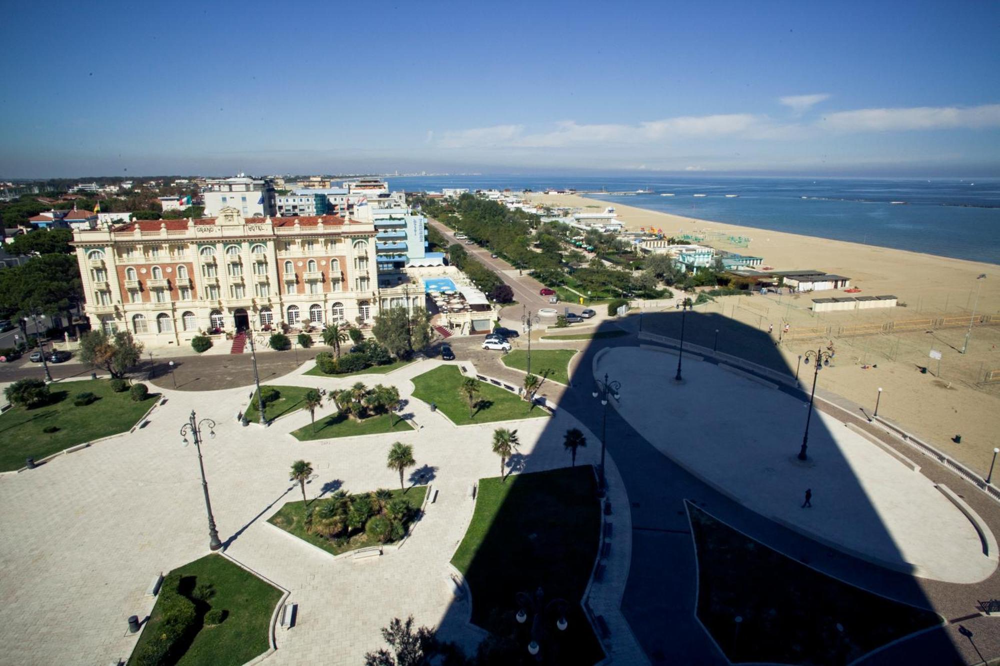 Grand Hotel Cesena Bagian luar foto